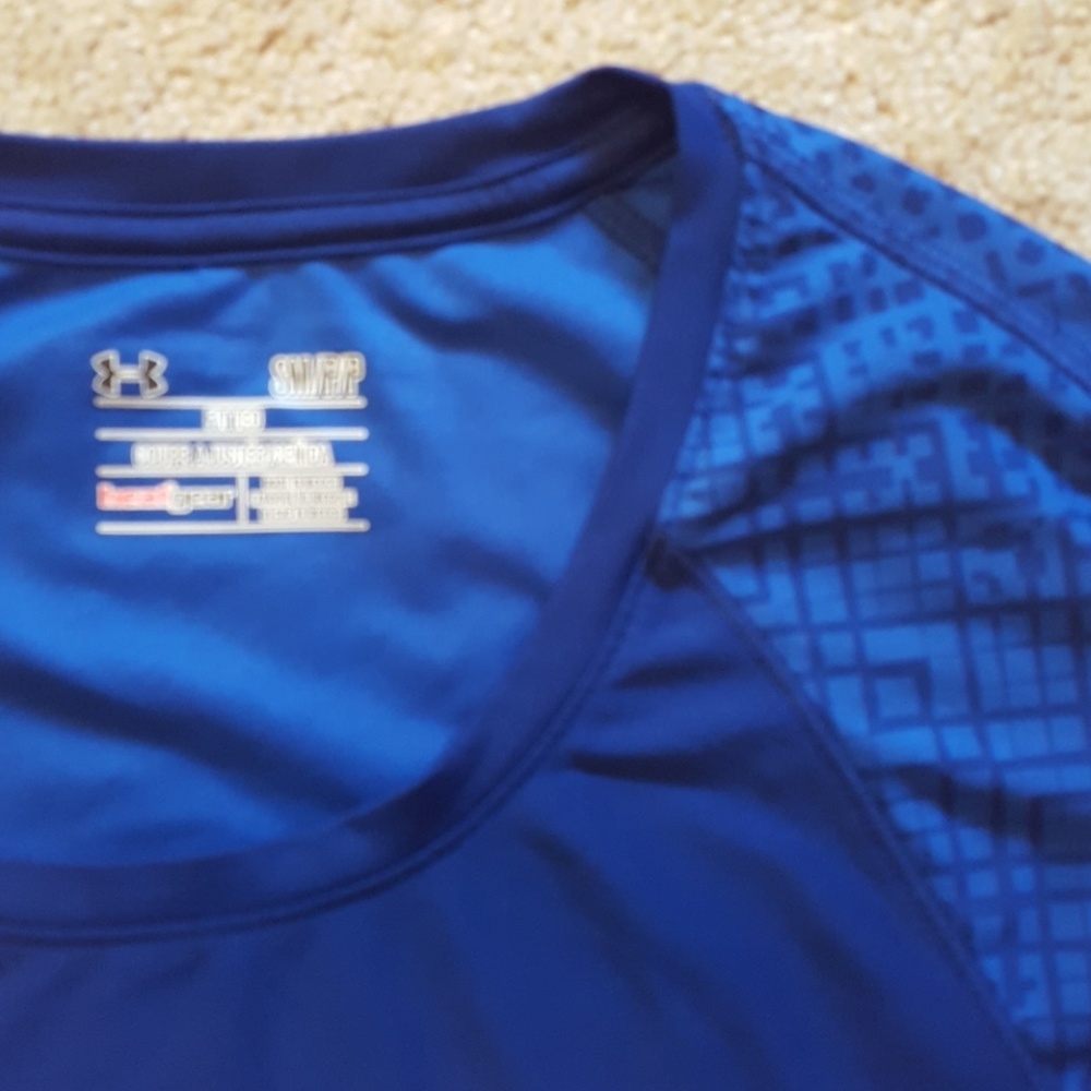Women's Under armour heat gear shirt size Small - Picture 2 of 8